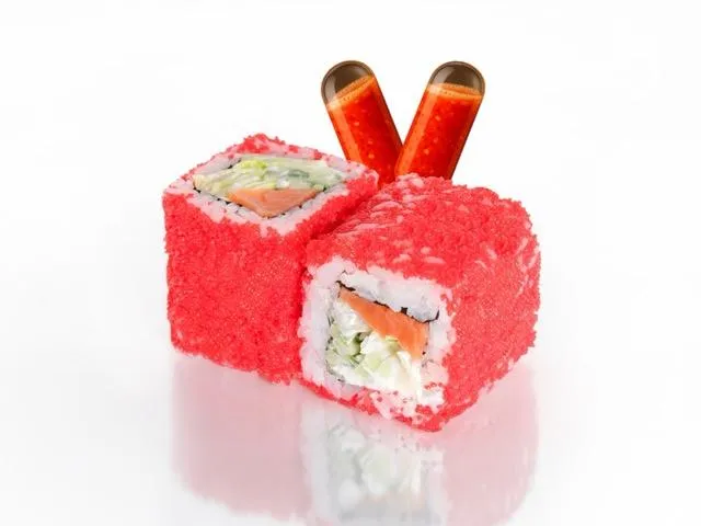 Калифорния с Лососем и соусом Манго-Чили