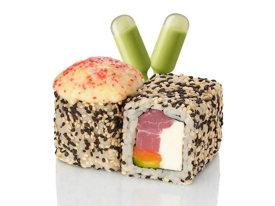 Запечённый с Тунцом и Лососем с соусом Свит Васаби