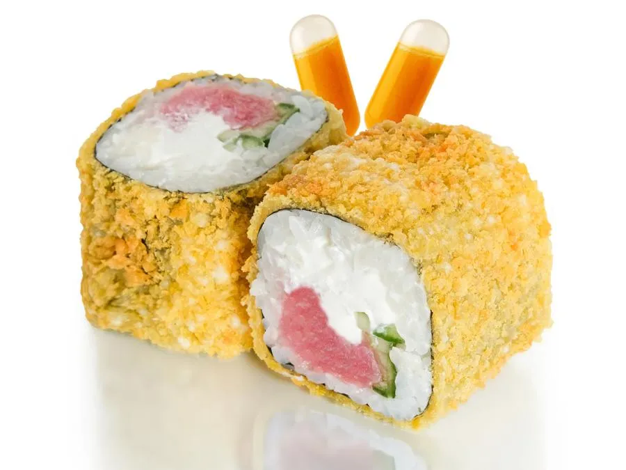 Жареный ролл с Тунцом и соусом Юдзу