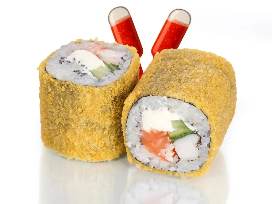 Жареный с Лососем и Креветкой и соусом Манго-Чили