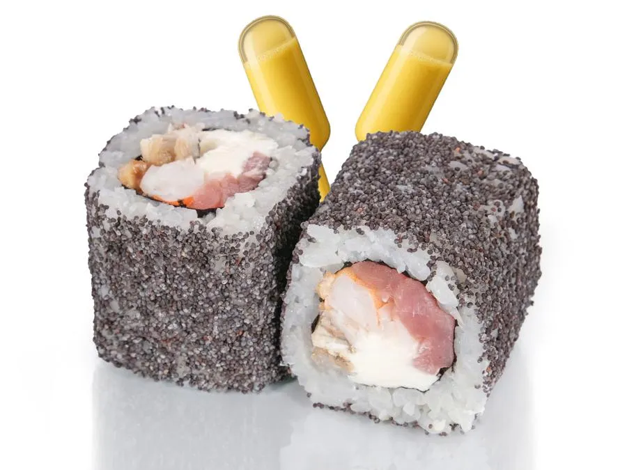 Ролл Трио в Маке с соусом Манго-Маракуйя