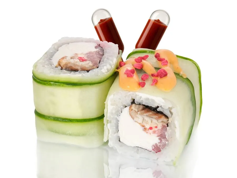 Фреш ролл Угорь-Тунец с соусом Кимчи