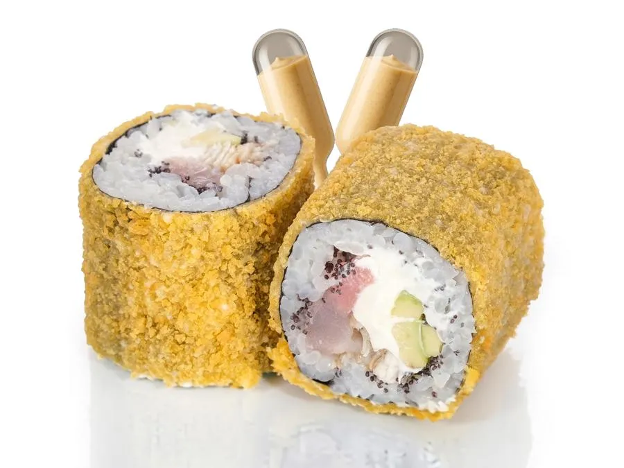 Жареный с Угрём и Тунцом и Креветочным соусом