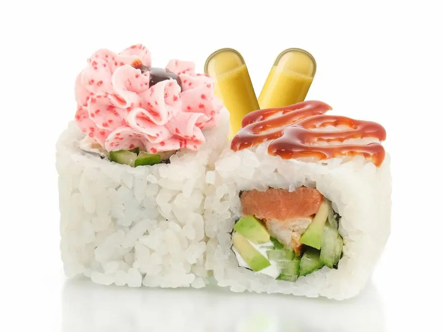 Ролл Лава Лосось-Угорь с соусом Манго-Лайм-Кокос