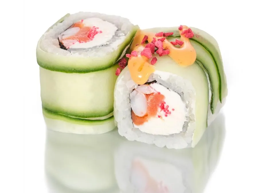 Фреш ролл Малиновый закат с соусом Юдзу