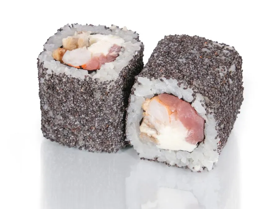 Ролл Трио в Маке с соусом Манго-Маракуйя