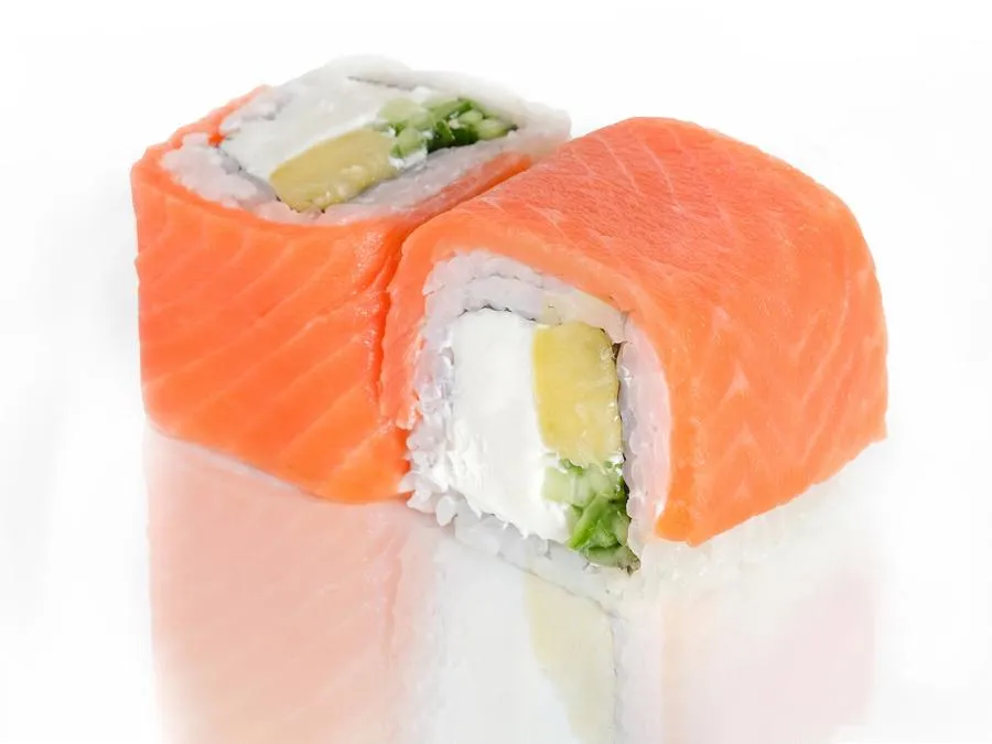 Филадельфия с Манго и соусом Понзу