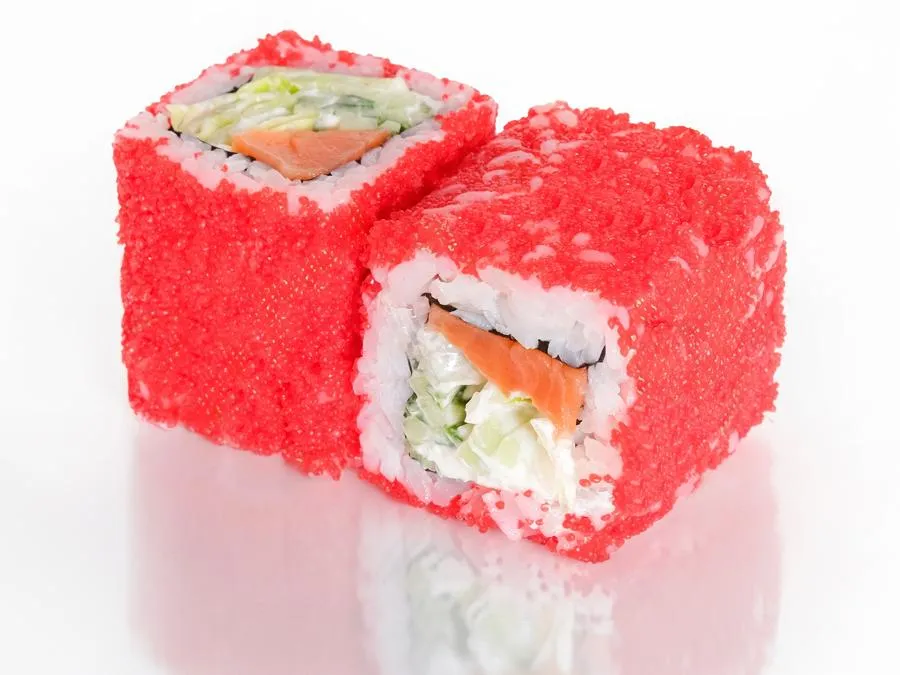 Калифорния с Лососем и соусом Манго-Чили