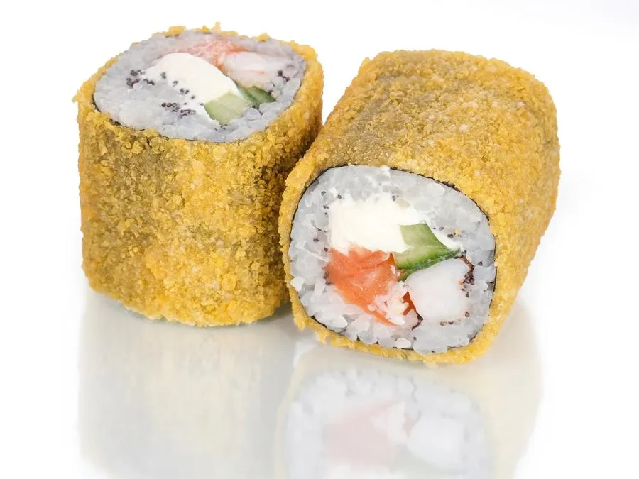 Жареный с Лососем и Креветкой и соусом Кимчи