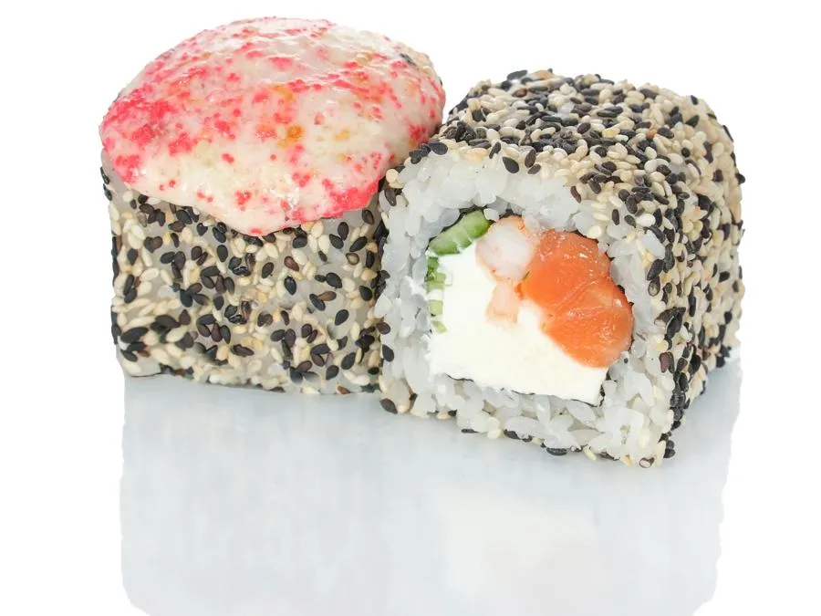 Запечённый с Лососем и Креветкой и Сырным соусом